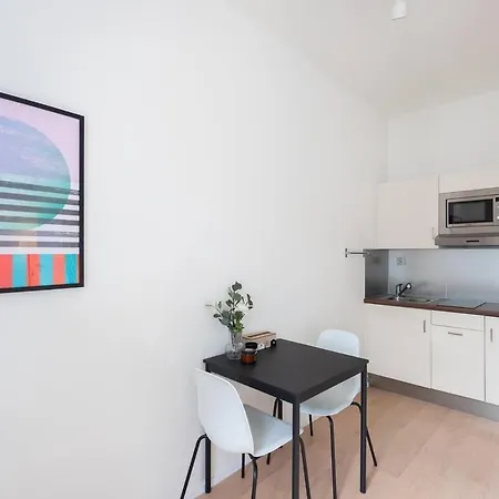 Vibrant Old Town Apartman